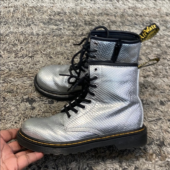 Dr. Martens 1460 kids Metallic Silver Combat Boots sz 2 great condition - Picture 4 of 10